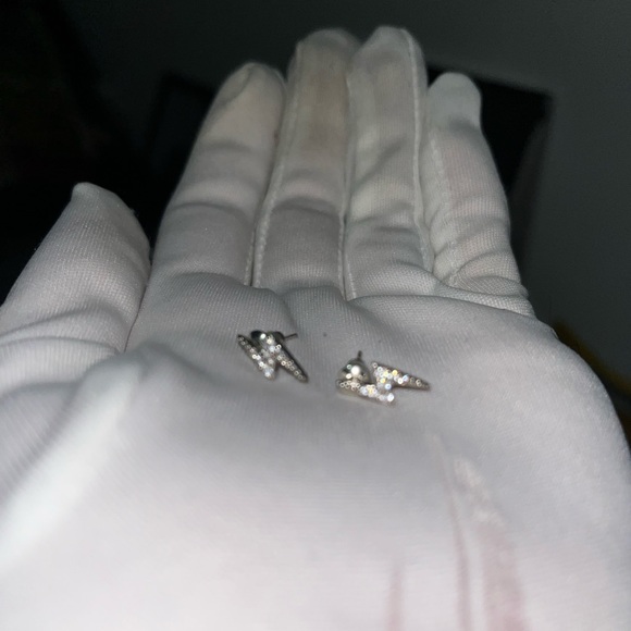 BRAND NEW SILVER DIAMOND LIGHTNING EARRINGS‼️ - Picture 11 of 15